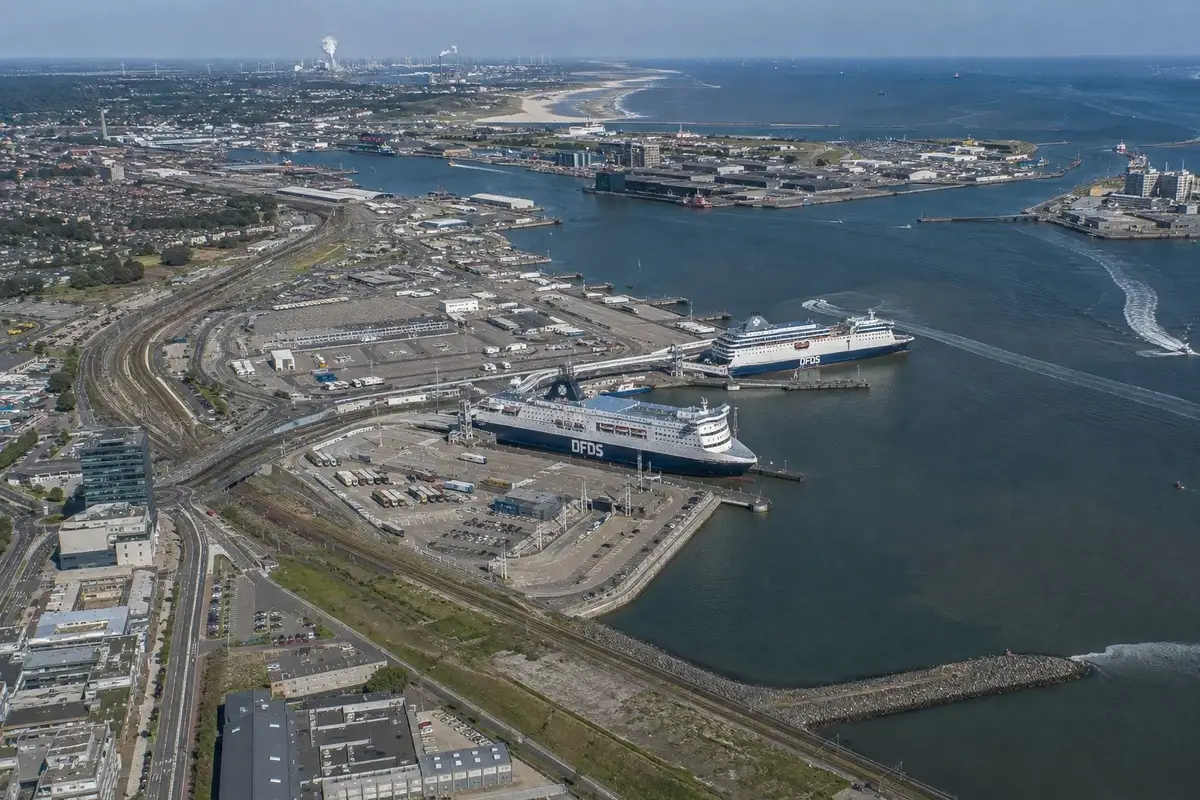 IJmuiden veerboothaven op de Noordzeekust van Nederland