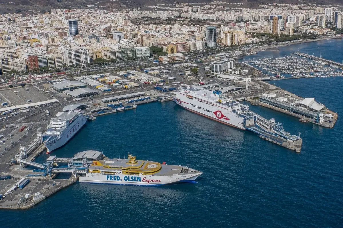 Passagiersveerboot ligplaatsen bij de Haven van Las Palmas, Gran Canaria