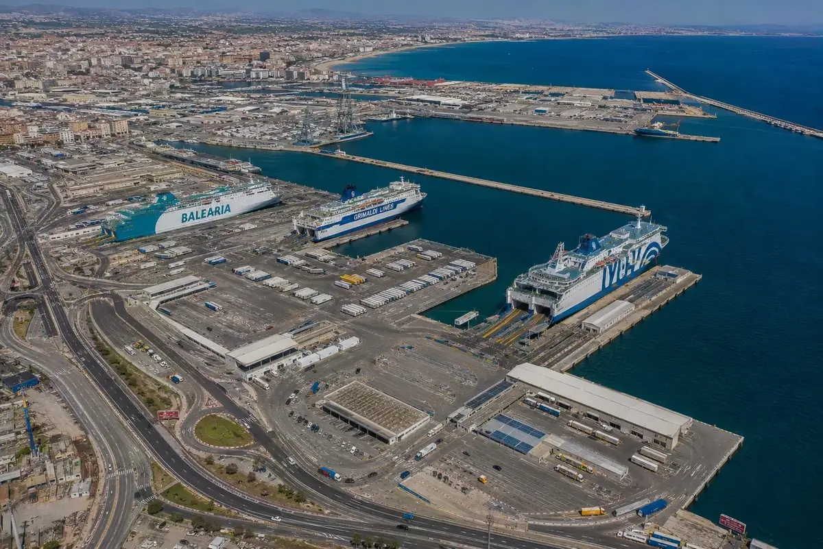 Veerboot voor de route Valencia naar Mostaganem